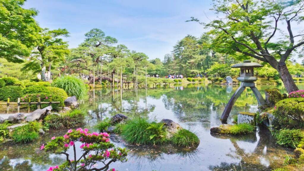 Kenrokuen - One of Japan's Three Most Beautiful Gardens