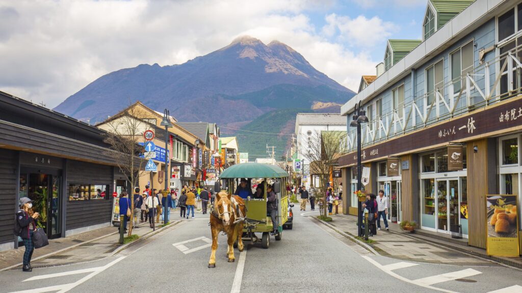 Exploring Charming Yufuin Arts Town