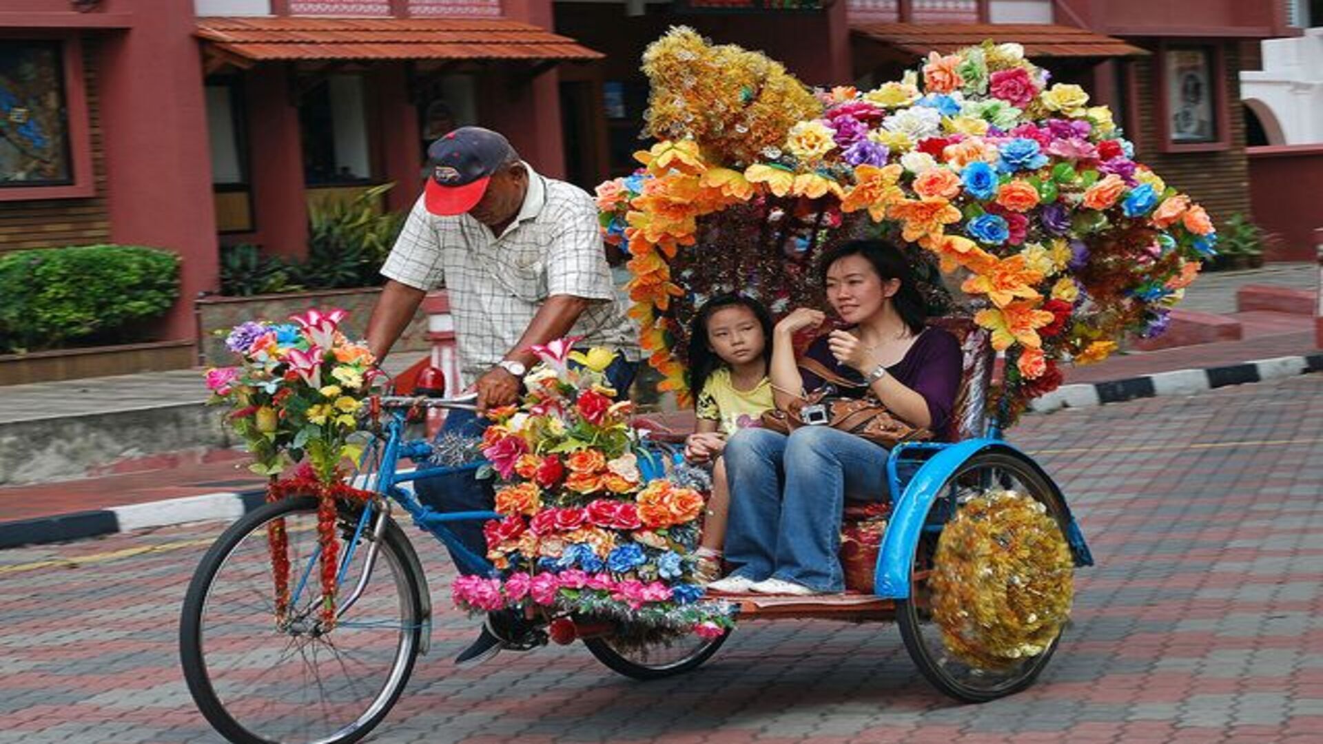 Melaka trishaw ride for heritage team building activity